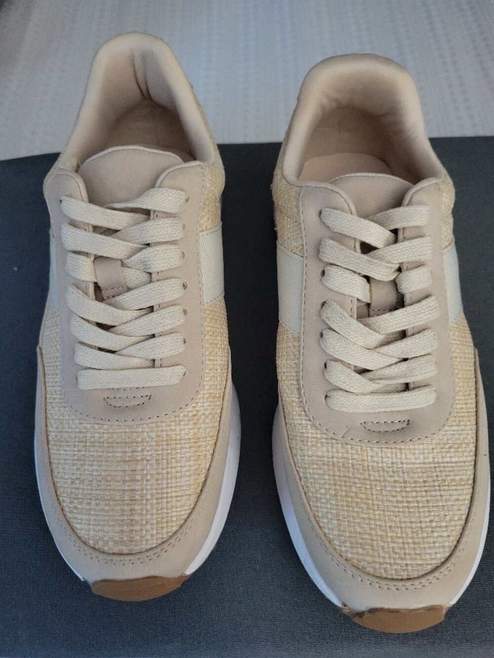 DV sneakers two tone